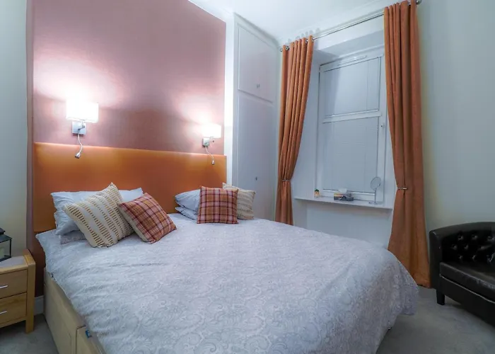 West Highland Apartments Milngavie - The Nevis